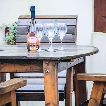 The Brambles - 2 Bedroom Cottage - Llanteg ภายนอก รูปภาพ