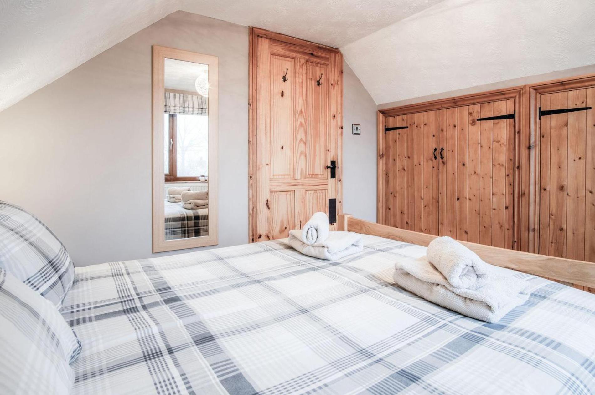 The Brambles - 2 Bedroom Cottage - Llanteg ภายนอก รูปภาพ